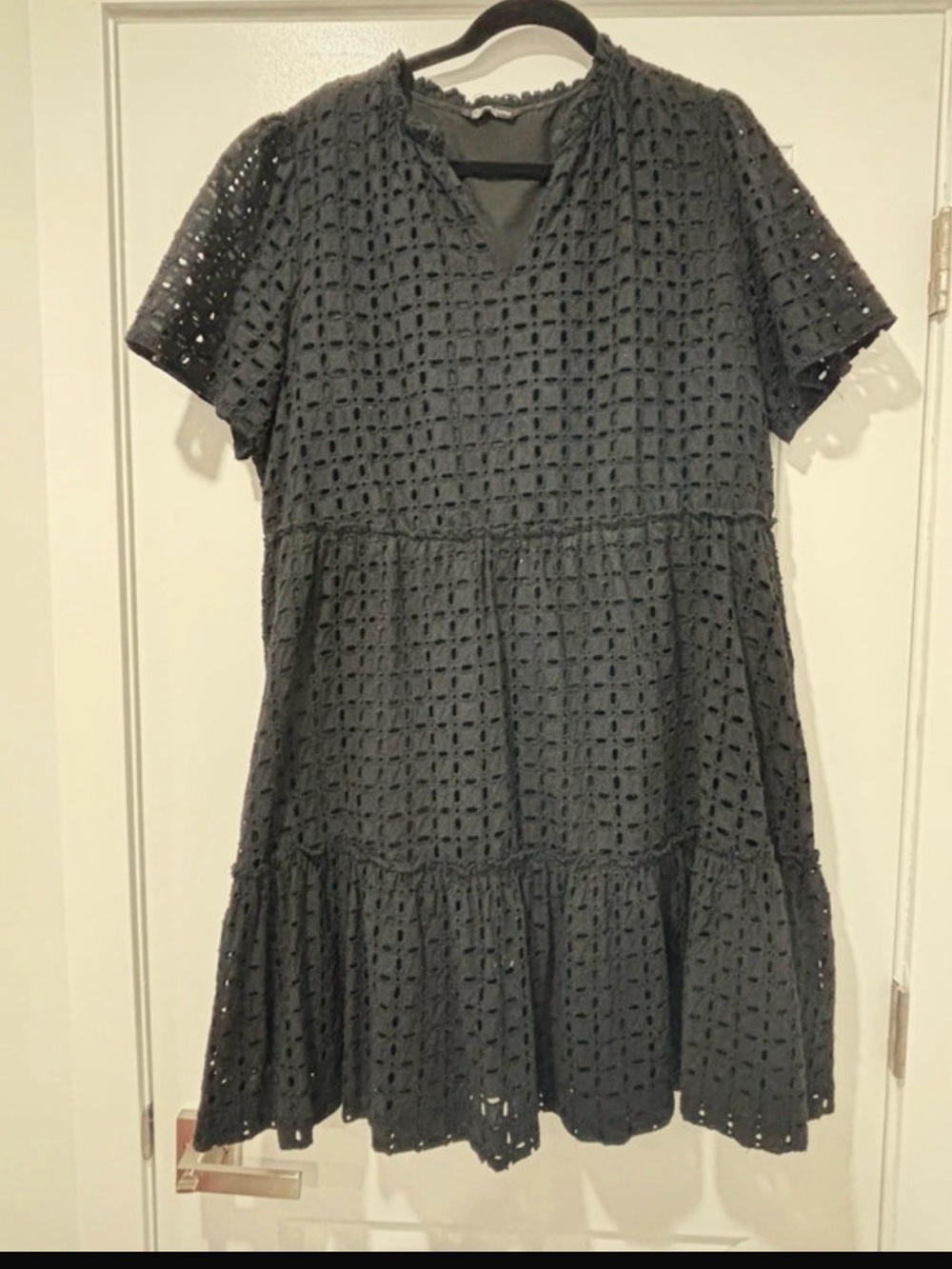 Women's Black Eyelet Tiered Short-Sleeve Dress